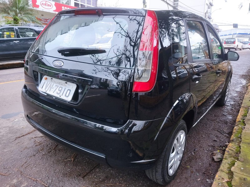 FORD FIESTA SE 1.0 2014/2014 ALTERNATIVA VEÍCULOS LAJEADO / Carros no Vale