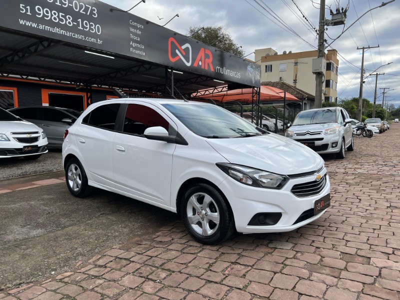 CHEVROLET ONIX 1.4 MT LT 2019/2019 AR MULTIMARCAS VENÂNCIO AIRES / Carros no Vale