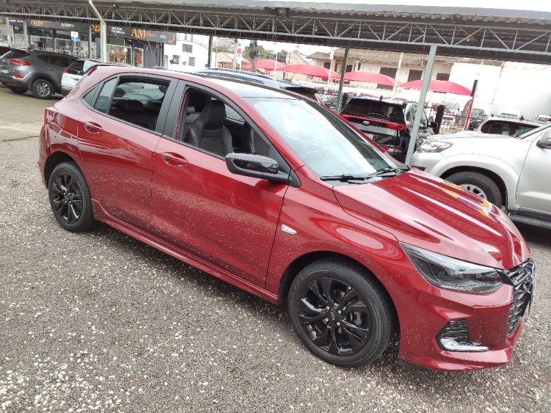 CHEVROLET ONIX 1.0 HATCH RS 12V TURBO 2022/2022 ROSAUTO VEÍCULOS VENÂNCIO AIRES / Carros no Vale