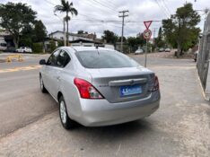 NISSAN VERSA SL 1.6 16V FLEX FUEL 4P MEC. 2012/2013 LS MULTIMARCAS VENÂNCIO AIRES / Carros no Vale