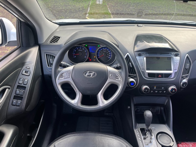 HYUNDAI IX35 2.0 MPFI GLS 16V FLEX 4P AUTOMÁTICO 2015/2016 BOSCO AUTOMÓVEIS GUAPORÉ / Carros no Vale