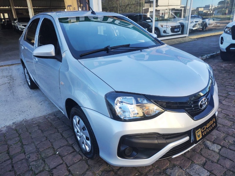 TOYOTA ETIOS 1.5 X PLUS SEDAN 16V FLEX 4P AUTOMÁTICO /2019 CHIMA VEÍCULOS VENÂNCIO AIRES / Carros no Vale