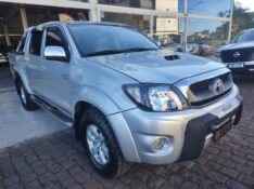 TOYOTA HILUX 3.0 SRV 4X4 CD 16V TURBO /2011 CHIMA VEÍCULOS VENÂNCIO AIRES / Carros no Vale