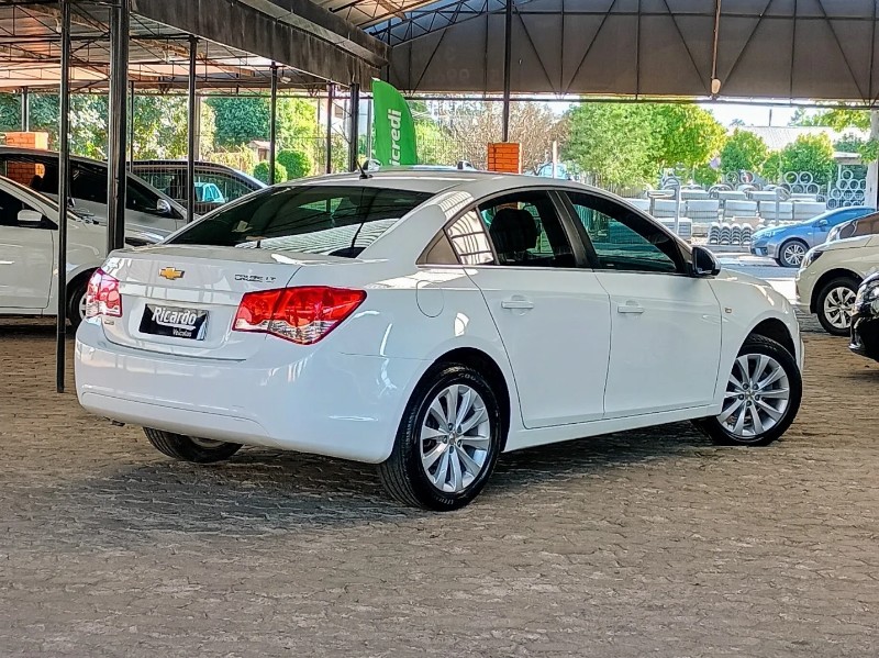 CHEVROLET CRUZE LT 1.8 16V FLEXPOWER 4P AUT. 2014/2015 RICARDO VEÍCULOS TEUTÔNIA / Carros no Vale