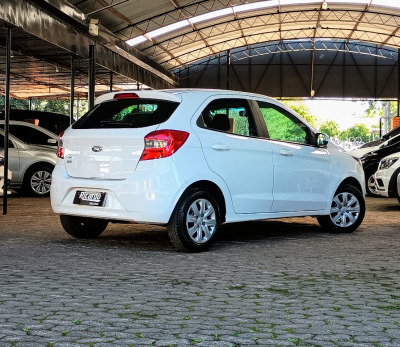 FORD KA 1.0 SE (FLEX) 2016/2017 RICARDO VEÍCULOS TEUTÔNIA / Carros no Vale