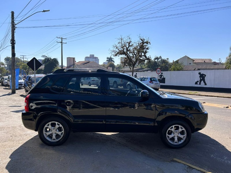 HYUNDAI TUCSON GL 2.0 16V MEC. 2009/2010 LS MULTIMARCAS VENÂNCIO AIRES / Carros no Vale