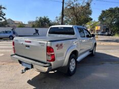 TOYOTA HILUX CD SRV D4-D 4X4 3.0 TDI DIESEL AUT 2013/2014 LS MULTIMARCAS VENÂNCIO AIRES / Carros no Vale