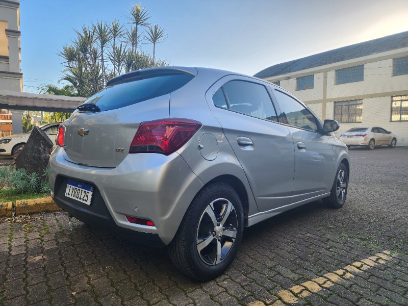 CHEVROLET ONIX 1.4 LTZ 2018/2019 FERNANDO AUTOMÓVEIS | REVENDA DE CARROS ARROIO DO MEIO ARROIO DO MEIO / Carros no Vale