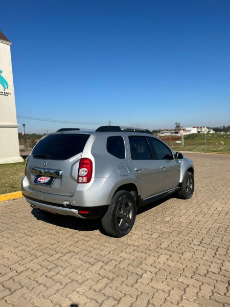 RENAULT DUSTER DYNAMIQUE 2.0 FLEX 16V AUT. /2014 NEURI VEÍCULOS LAJEADO / Carros no Vale