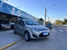 FORD FIESTA 1.0 8V FLEX/CLASS 1.0 8V FLEX 5P 2013/2014 LS MULTIMARCAS VENÂNCIO AIRES / Carros no Vale