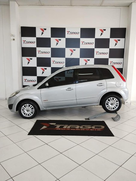 FORD FIESTA 1.6 8V FLEX 2013/2013 TIAGO AUTOMÓVEIS VENÂNCIO AIRES / Carros no Vale