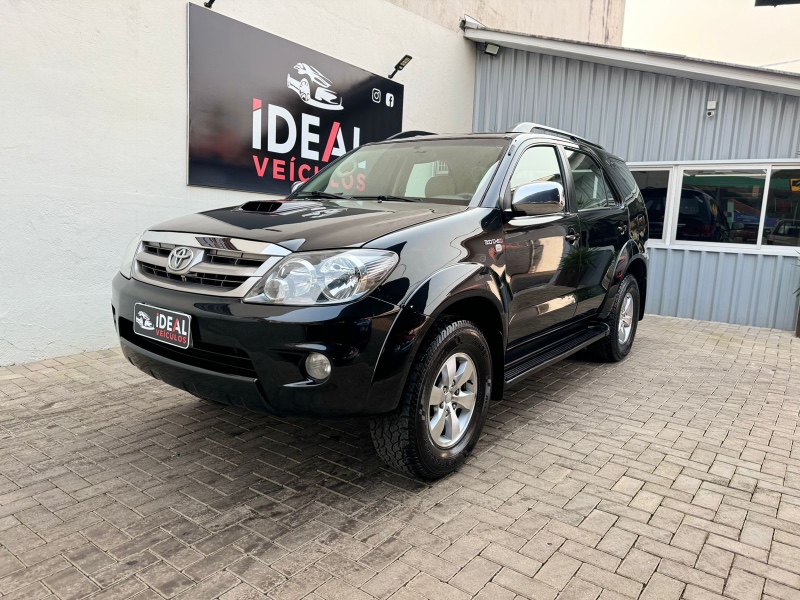 TOYOTA HILUX SW4 SRV 3.0 4X4 /2008 IDEAL VEÍCULOS LAJEADO / Carros no Vale