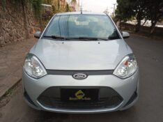 FORD FIESTA SEDAN 1.6 2012/2013 ESTAÇÃO DO CARRO ESTRELA / Carros no Vale