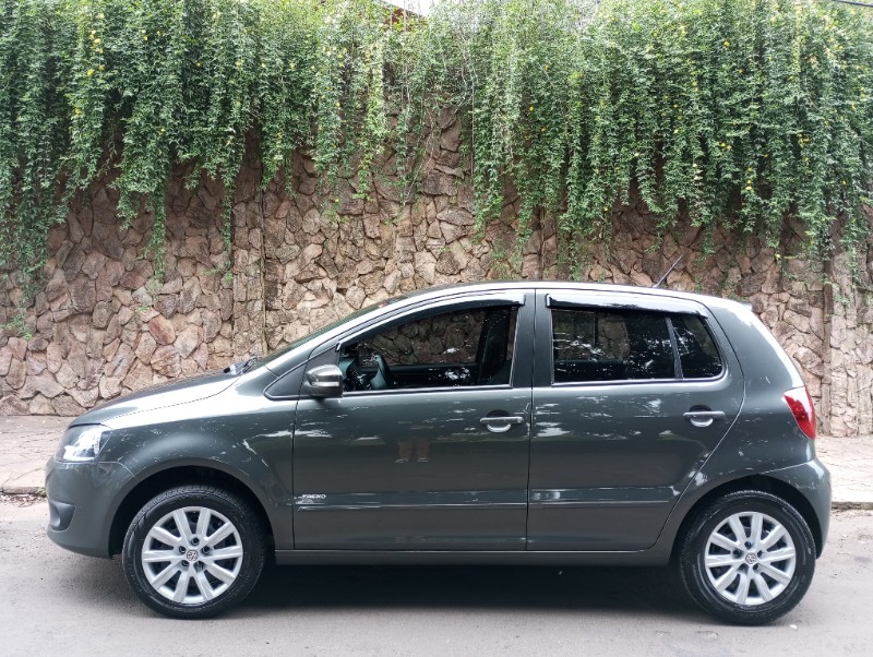 VOLKSWAGEN FOX 1.0 2012/2013 ESTAÇÃO DO CARRO ESTRELA / Carros no Vale