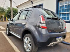 RENAULT SANDERO 1.6 16V SCE STEPWAY 2011/2012 ADRIANO VEÍCULOS CRUZEIRO DO SUL / Carros no Vale