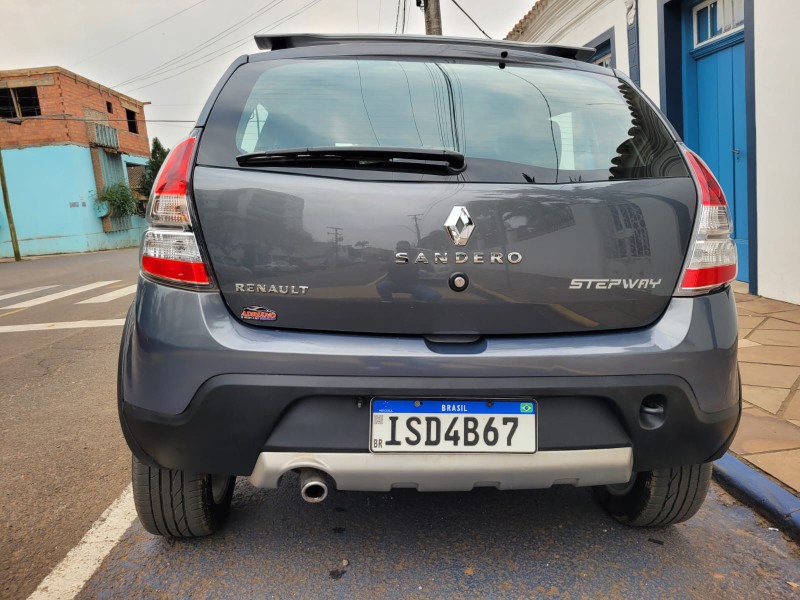 RENAULT SANDERO 1.6 16V SCE STEPWAY 2011/2012 ADRIANO VEÍCULOS CRUZEIRO DO SUL / Carros no Vale