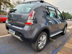 RENAULT SANDERO 1.6 16V SCE STEPWAY 2011/2012 ADRIANO VEÍCULOS CRUZEIRO DO SUL / Carros no Vale