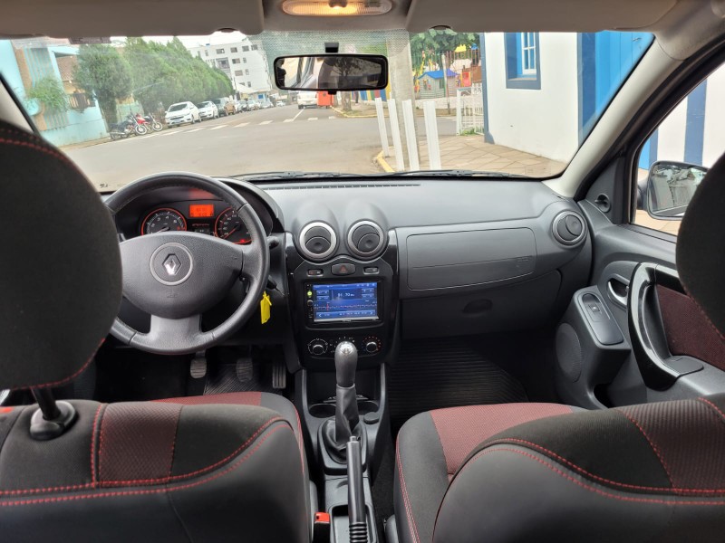 RENAULT SANDERO 1.6 16V SCE STEPWAY 2011/2012 ADRIANO VEÍCULOS CRUZEIRO DO SUL / Carros no Vale