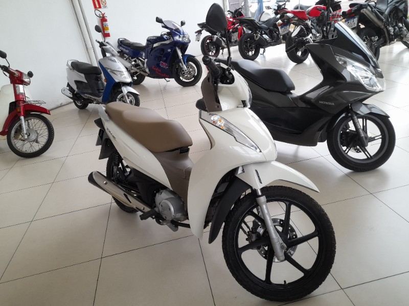 HONDA MOTOS BIZ 125 EX /2018 JASER MOTOS LAJEADO / Carros no Vale