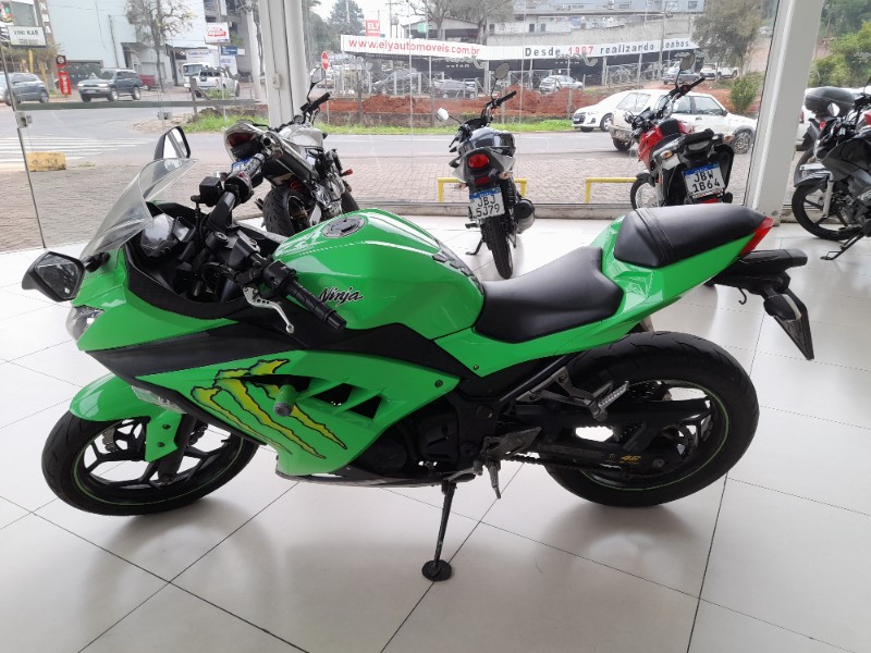 KAWASAKI NINJA 300 /2013 JASER MOTOS LAJEADO / Carros no Vale