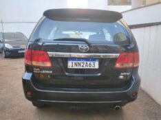 TOYOTA SW4 SRV 2006/2007 ALTERNATIVA VEÍCULOS LAJEADO / Carros no Vale