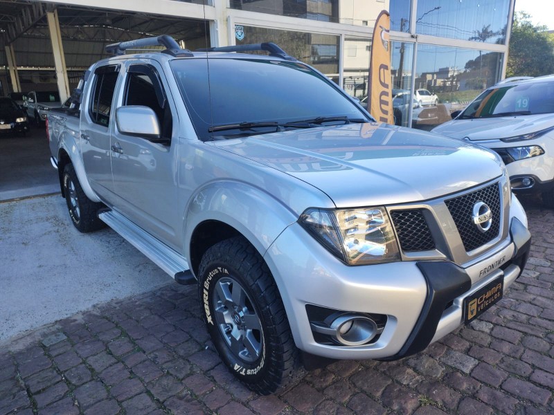 NISSAN FRONTIER 2.5 SV ATTACK 4X4 /2015 CHIMA VEÍCULOS VENÂNCIO AIRES / Carros no Vale