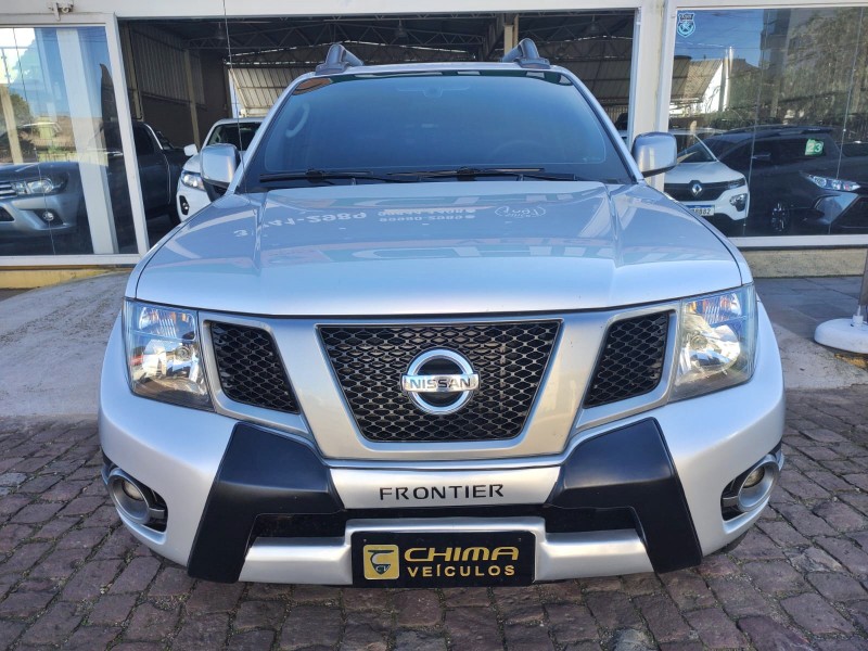 NISSAN FRONTIER 2.5 SV ATTACK 4X4 /2015 CHIMA VEÍCULOS VENÂNCIO AIRES / Carros no Vale