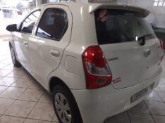 TOYOTA ETIOS 1.3 X 2014/2014 RENAUTO VEÍCULOS LAJEADO / Carros no Vale