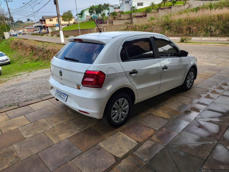 VOLKSWAGEN GOL TRENDLINE 1.6 MSI 2017 2016/2017 TS VEÍCULOS ANTA GORDA / Carros no Vale