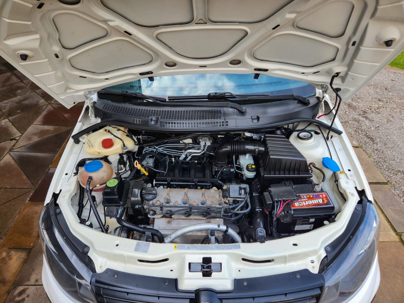 VOLKSWAGEN GOL TRENDLINE 1.6 MSI 2017 2016/2017 TS VEÍCULOS ANTA GORDA / Carros no Vale