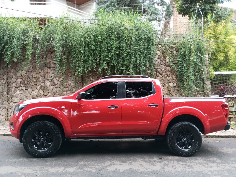 NISSAN FRONTIER ATRTACK 2.3 TURBO 4X4 DIESEL 2020/2021 ESTAÇÃO DO CARRO ESTRELA / Carros no Vale