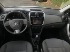 RENAULT LOGAN EXPRESSION 1.6 2017/2018 ESTAÇÃO DO CARRO ESTRELA / Carros no Vale