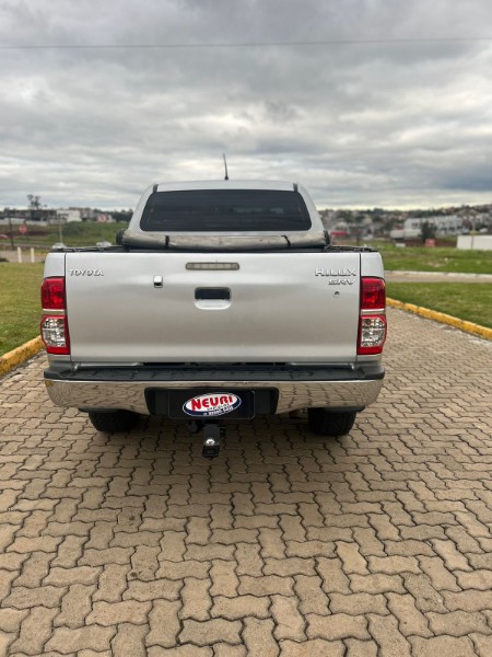 TOYOTA HILUX SW4 SRV D4-D 4X4 3.0 TDI DIES. AUT 2013/2013 NEURI VEÍCULOS LAJEADO / Carros no Vale