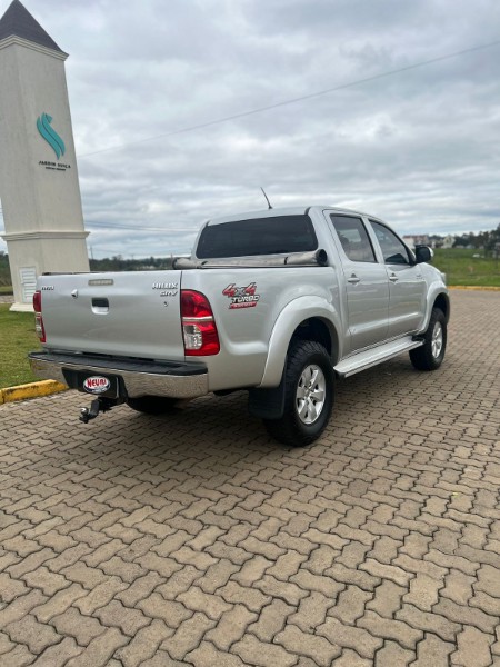 TOYOTA HILUX SW4 SRV D4-D 4X4 3.0 TDI DIES. AUT 2013/2013 NEURI VEÍCULOS LAJEADO / Carros no Vale