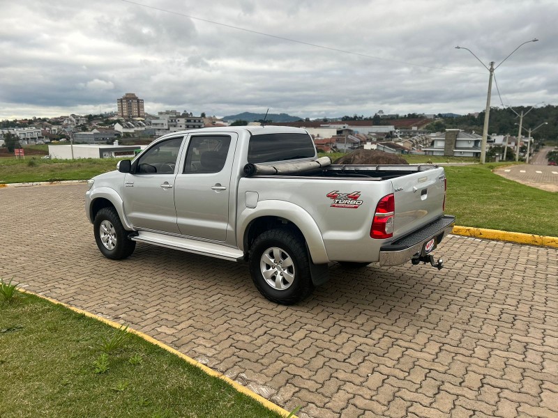 TOYOTA HILUX SW4 SRV D4-D 4X4 3.0 TDI DIES. AUT 2013/2013 NEURI VEÍCULOS LAJEADO / Carros no Vale