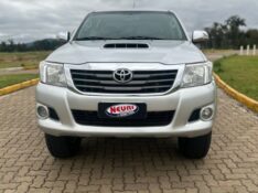 TOYOTA HILUX SW4 SRV D4-D 4X4 3.0 TDI DIES. AUT 2013/2013 NEURI VEÍCULOS LAJEADO / Carros no Vale