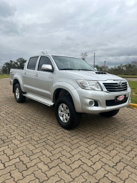 TOYOTA HILUX SW4 SRV D4-D 4X4 3.0 TDI DIES. AUT 2013/2013 NEURI VEÍCULOS LAJEADO / Carros no Vale