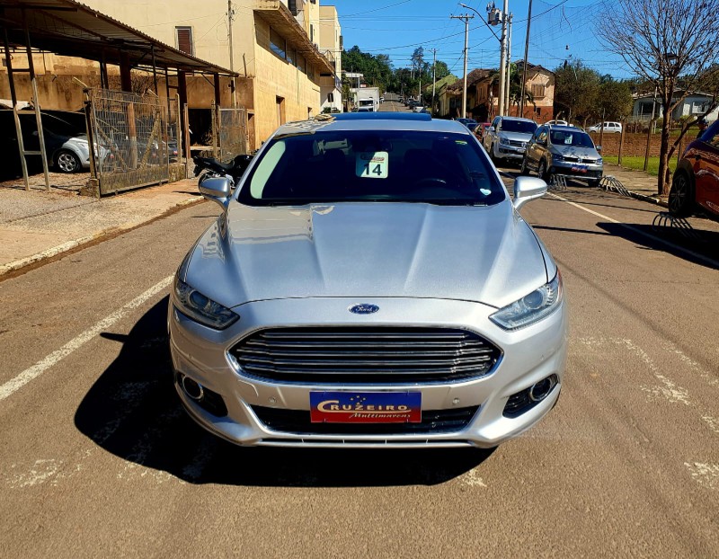 FORD FUSION 2.0 TITANIUM AWD 2013/2014 CRUZEIRO MULTIMARCAS CRUZEIRO DO SUL / Carros no Vale