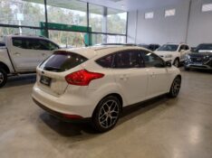 FORD FOCUS HATCH TITANIUM 2.0 2016/2017 M&C AUTOMÓVEIS CAXIAS DO SUL / Carros no Vale