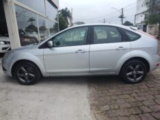 FORD FOCUS 1.6 S HATCH /2010 CHIMA VEÍCULOS VENÂNCIO AIRES / Carros no Vale