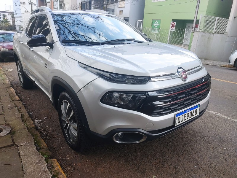 FIAT TORO VOLCANO AT9 2018/2019 ALTERNATIVA VEÍCULOS LAJEADO / Carros no Vale