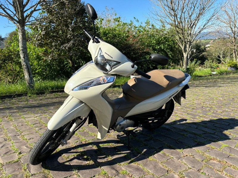 HONDA MOTOS BIZ 125 /2018 RT 811 VEÍCULOS ARROIO DO MEIO / Carros no Vale