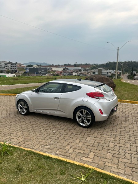 HYUNDAI VELOSTER 1.6 TOP + TETO IMPECÁVEL /2012 NEURI VEÍCULOS LAJEADO / Carros no Vale