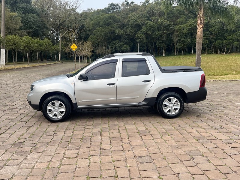 RENAULT OROCH EXPRESSION 1.6 FLEX 2019/2019 BOSCO AUTOMÓVEIS GUAPORÉ / Carros no Vale