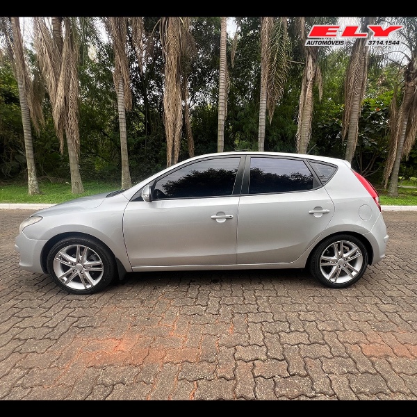 HYUNDAI I30 2.0 2010/2010 ELY AUTOMÓVEIS LAJEADO / Carros no Vale