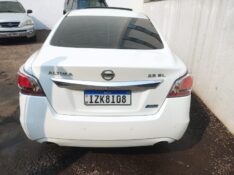 NISSAN ALTIMA SL 2.5 2013/2014 ALTERNATIVA VEÍCULOS LAJEADO / Carros no Vale