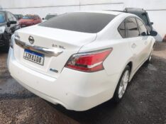 NISSAN ALTIMA SL 2.5 2013/2014 ALTERNATIVA VEÍCULOS LAJEADO / Carros no Vale