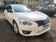 NISSAN ALTIMA SL 2.5 2013/2014 ALTERNATIVA VEÍCULOS LAJEADO / Carros no Vale