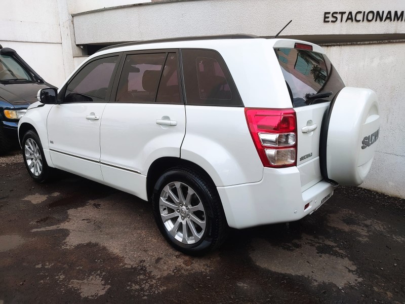 SUZUKI GRAND VITARA 2.0 2015/2015 ALTERNATIVA VEÍCULOS LAJEADO / Carros no Vale