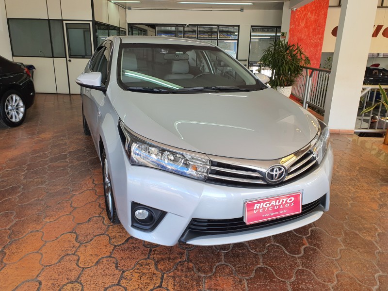 TOYOTA COROLLA XEI 2.0 16V 2015/2016 RIGAUTO VEÍCULOS VENÂNCIO AIRES / Carros no Vale